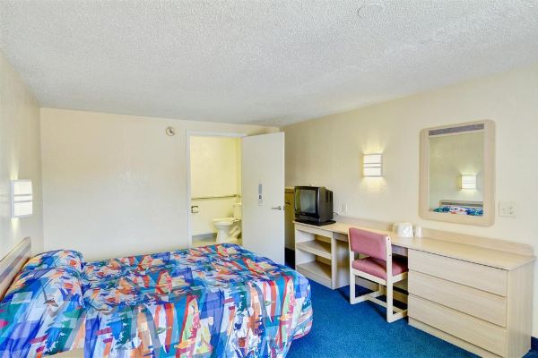 MOTEL 6 PINEHURST - ABERDEEN NC (Aberdeen)